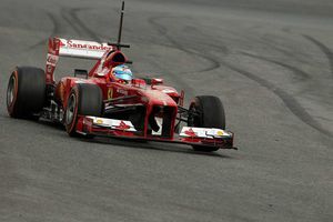 Alonso registra el mejor tiempo en el tercer día de pruebas