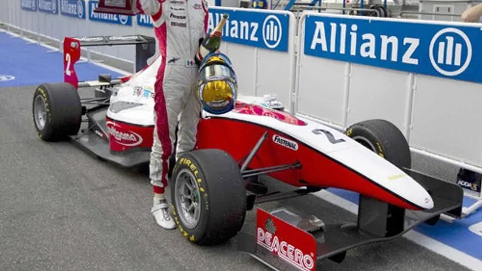 Esteban Gutiérrez no pierde el tiempo