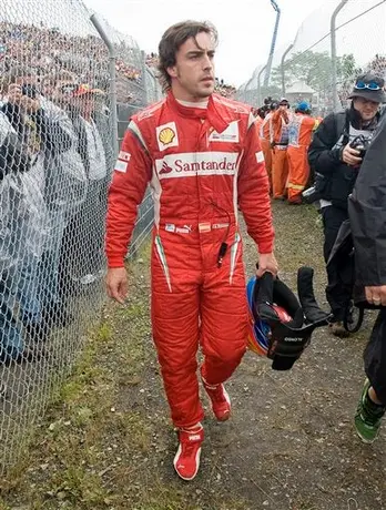 Alonso y Ferrari no bajan los brazos por el título