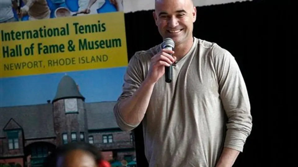 Agassi es exaltado al Salón de la Fama del tenis
