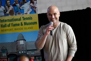 Agassi es exaltado al Salón de la Fama del tenis