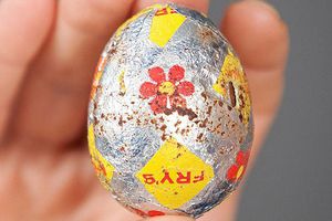 Encuentran huevo de chocolate con 50 años de antigüedad