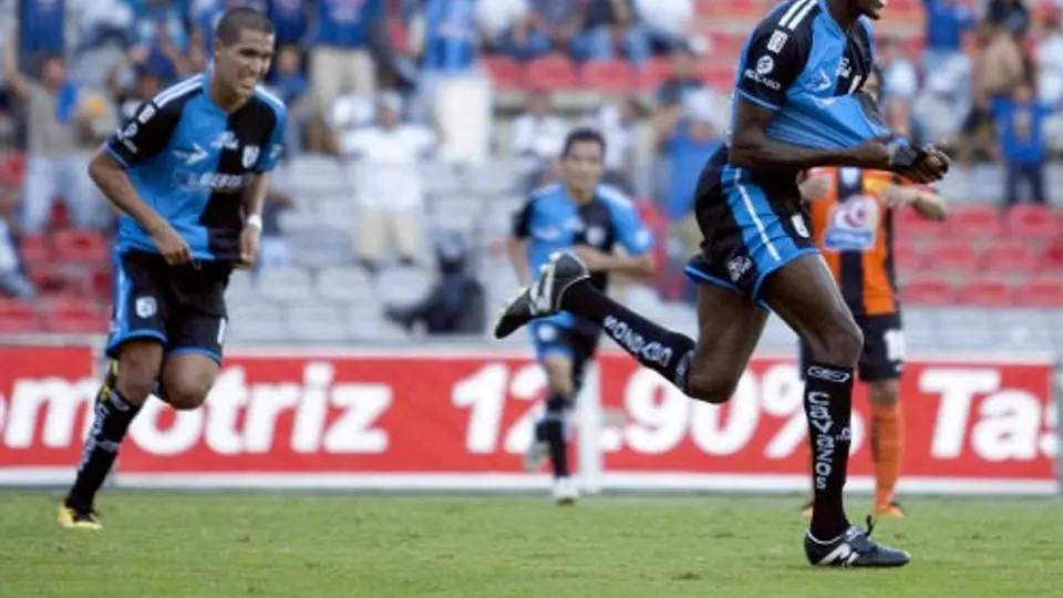 Querétaro derrota de forma agónica al Pachuca