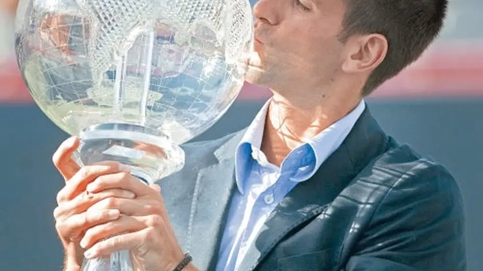 Djokovic recibe el trofeo de Número Uno del Mundo