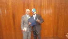 UNAM reconoce labor social del luchador El Tacubo
