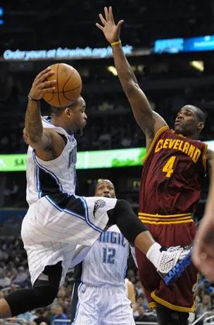 Cavs pierden ante Magic y suman su derrota número 20 al hilo