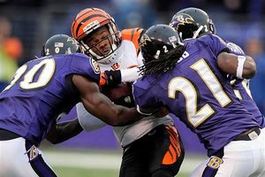 Vence Cuervos 13-7 a Bengalíes