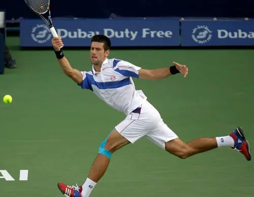 Federer y Djokovic se enfrentarán en la final en Dubai