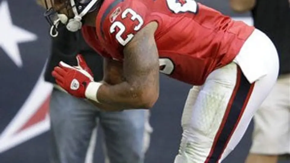 Texanos vencen 24-14 a Jaguares y lideran la AFC Sur