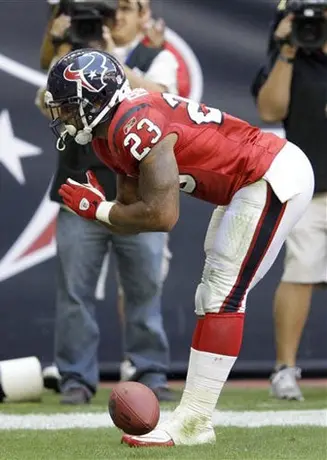 Texanos vencen 24-14 a Jaguares y lideran la AFC Sur