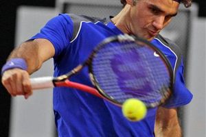 Federer se presenta en Roma con triunfo ante Tsonga