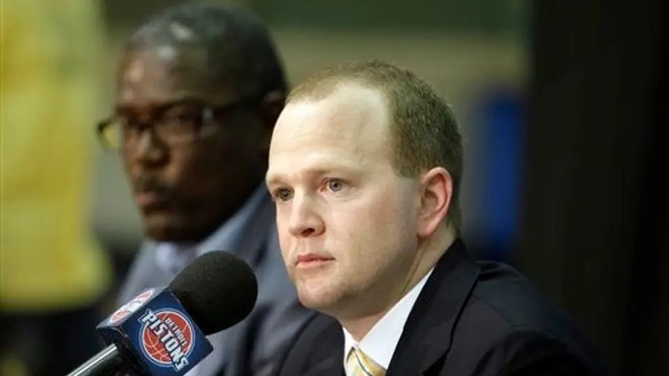 Pistons presentan a Lawrence Frank como su nuevo entrenador