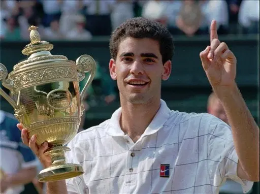 Federación de tenis ofrece réplicas de trofeos a Sampras