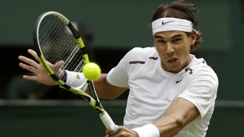 Nadal aún siente molestias en la rodilla
