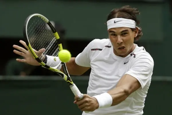 Nadal aún siente molestias en la rodilla