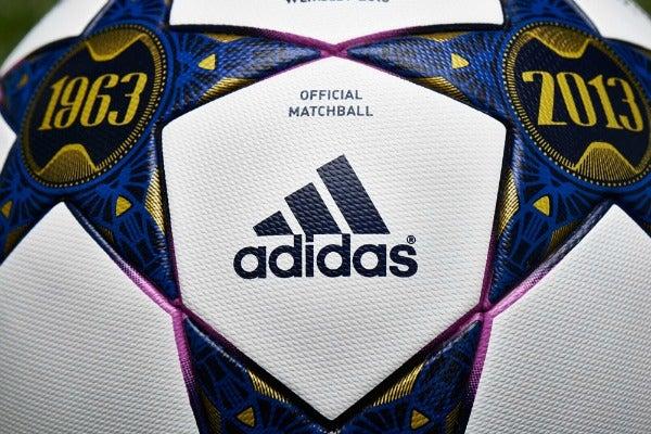 El balón cuenta con una textura externa diseñada para brindar un óptimo agarre en el punto de impacto. ADIDAS