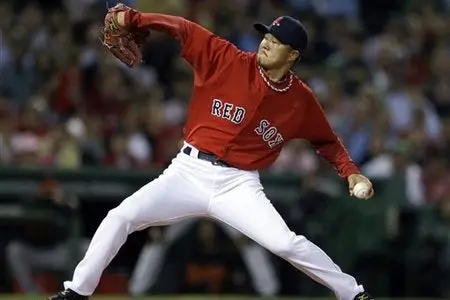Medias Rojas firman por un año más a Okajima