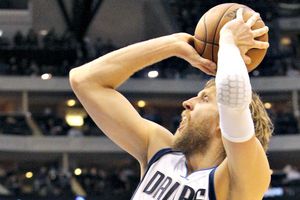 De la mano Nowitzki, Mavericks vence a Boston