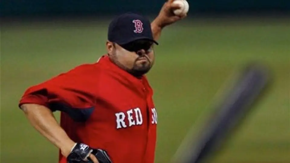 Dennys Reyes se queda con Boston