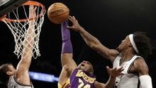 Lakers vence a Nets pese a ausencias