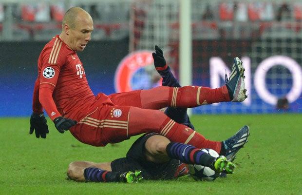 La difícil batalla por el balón en el Bayern contra Arsenal | EFE