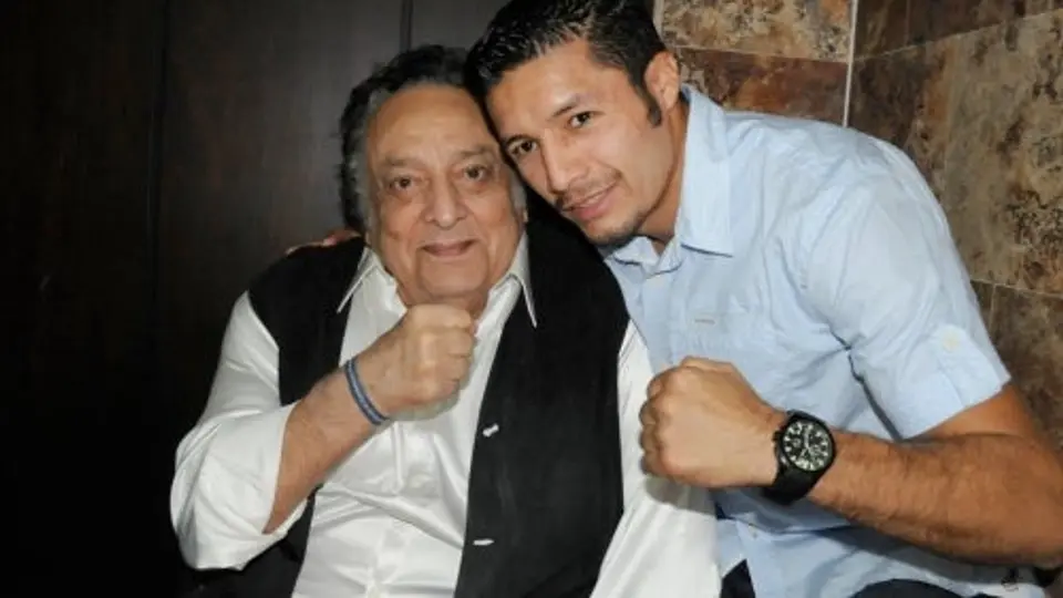 Jhonny González expondrá su título Pluma ante Rogers Mtagwa