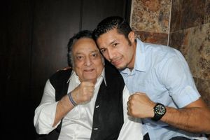 Jhonny González expondrá su título Pluma ante Rogers Mtagwa