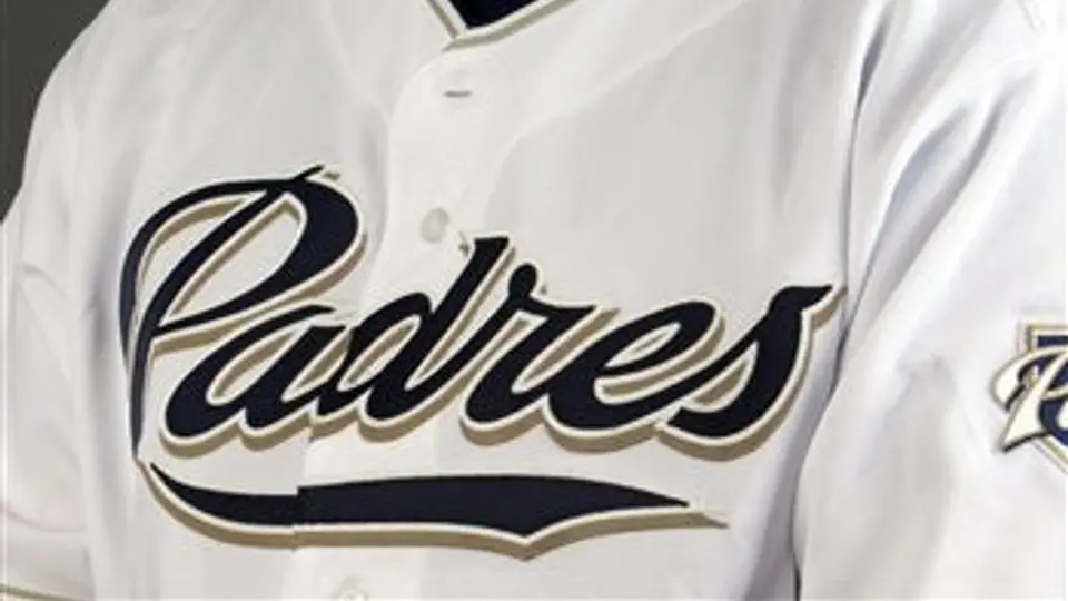 Padres amarran a Adrián González para la próxima campaña
