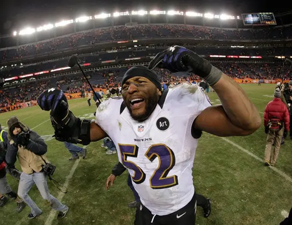 Ray Lewis dice que Cuervos está en su momento