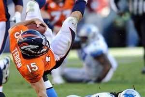 Detroit aplastó a Broncos 45-10