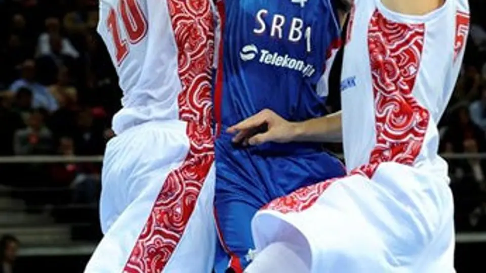 Rusia vence a Serbia en el Europeo 2011