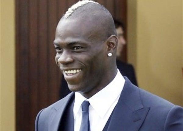 El mohicano pintado de amarillo con el que se distingue en el Man. City| ESPECIAL RÉCORD