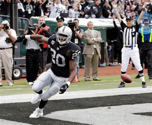 Raiders castiga a Mark Sánchez y derrotan a Jets 34-24