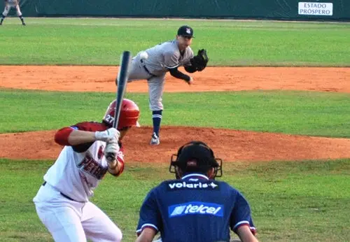 Sultanes se alza con la victoria ante los Petroleros
