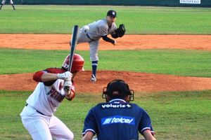 Sultanes se alza con la victoria ante los Petroleros