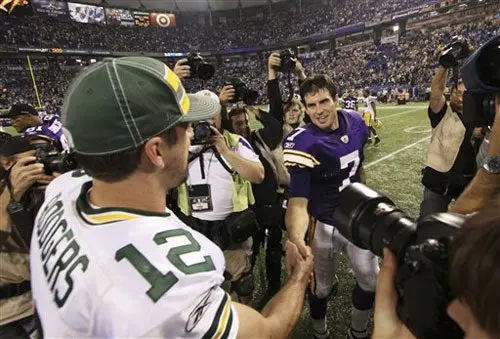 Green Bay vence 33-27 a Minnesota y continúa invicto