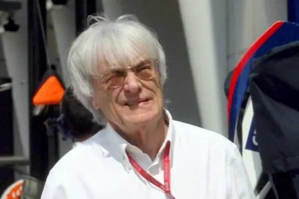 Ecclestone defiende a Sebastian Vettel