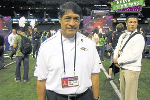 Juan Castillo, un 'mexicano' en el Super Bowl