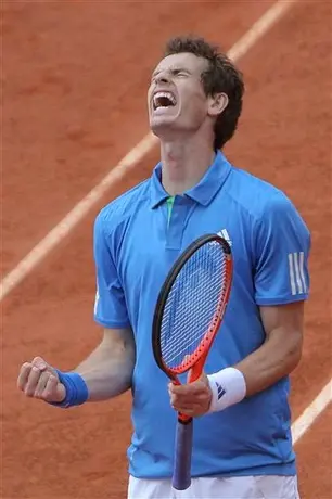 Andy Murray remonta dos sets y derrota a Troicki