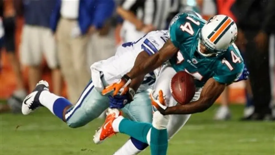 Miami se impone 17-3 a los Vaqueros