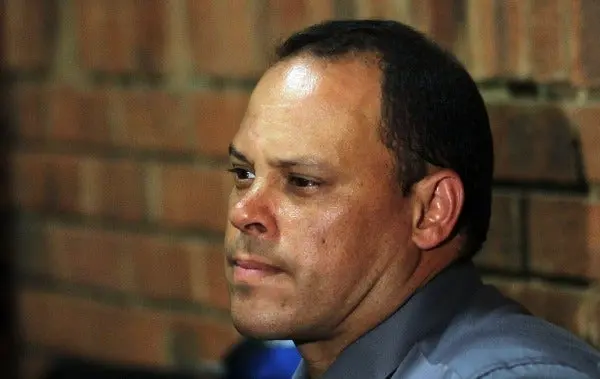 Ex detective de caso Pistorius renuncia a la policía