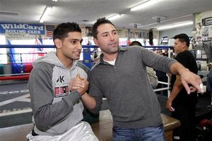 De la Hoya, dolido con Mosley por abandonar Golden Boy Promotions