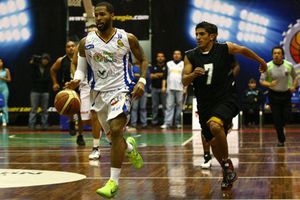 El coach Reggie Jordan transformó al equipo