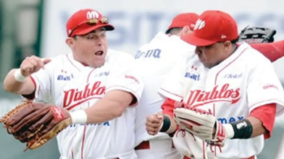 Diablos vencen 9-2 a Pericos