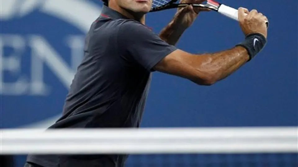 Federer y Sharapova cumplen en el US Open