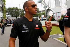 "(Vettel) está excepcional este año": Hamilton