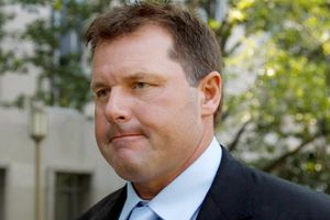 Roger Clemens solicita cerrar caso por perjurio en su contra