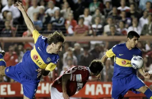 Boca Juniors gana y se acerca al título