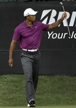 Woods arranca en Bridgestone con el pie derecho