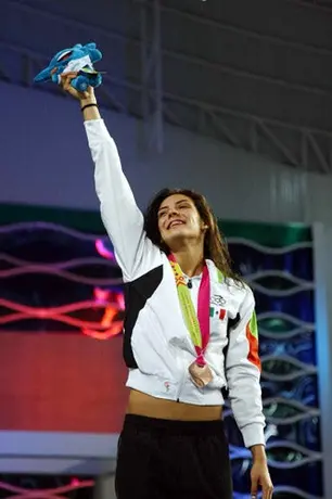 González obtiene la primera medalla en natación para México